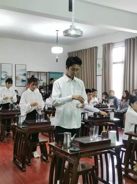 说明: C:\Users\ADMINI~1\AppData\Local\Temp\WeChat Files\123e7a3a958269da95c7e71c2a7bb83.jpg